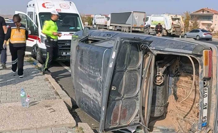 Aksaray’da tır ile otomobil çarpıştı: 3 yaralı