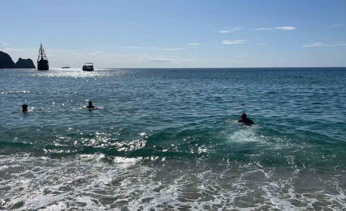 Alanya’da Kasım ayında deniz keyfi