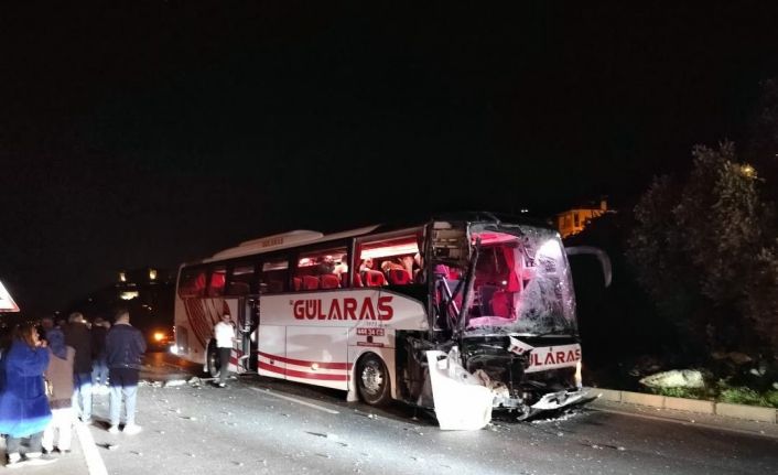Alanya’da otobüs ile tır çarpıştı: 5 yaralı