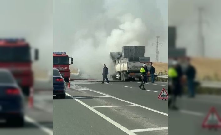 Alev alan tır, söndürüldü