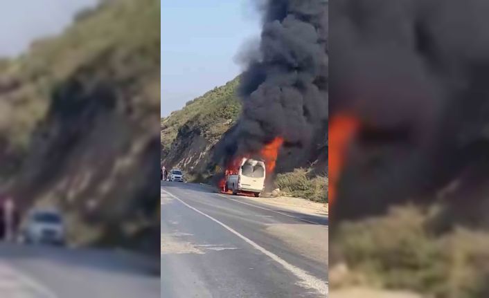 Alevlere teslim olan minibüs kullanılmaz hale geldi