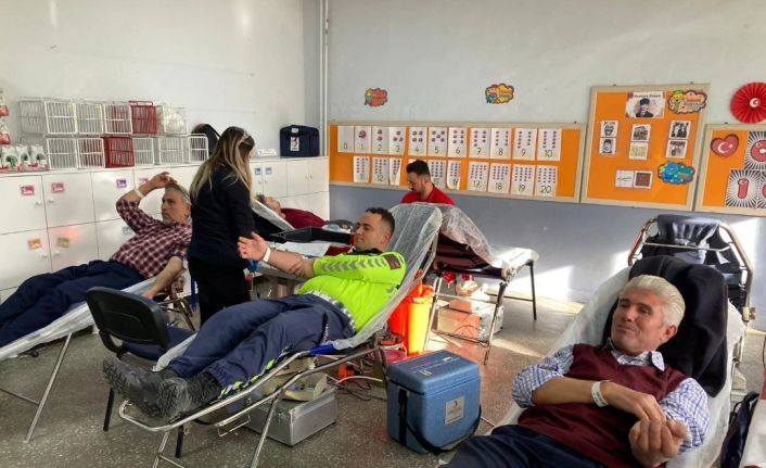 Altıntaş Zafer İlkokulunda kan bağışı kampanyası