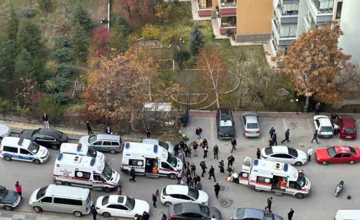 Ankara’da adliye çıkışı bıçaklı kavga: 3’ü ağır 5 yaralı