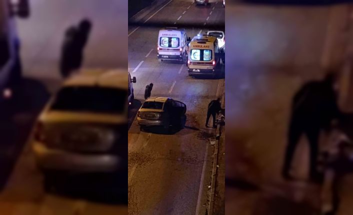 Ankara’da kaldırıma çarpan araç devrildi: 4 yaralı