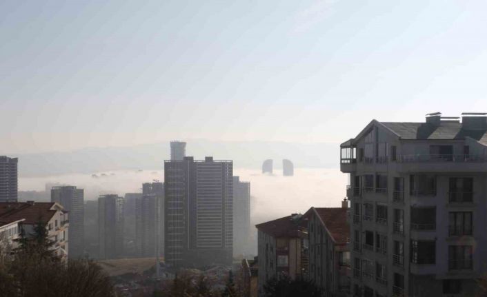 Ankara’da sis etkili oldu