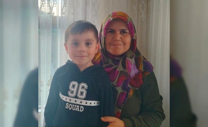 Annenin donarak, oğlunun düşerek öldüğü üzerinde duruluyor