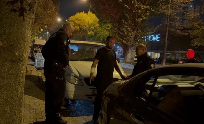 Annesinden para alamayınca kendine zarar vermeye kalktı