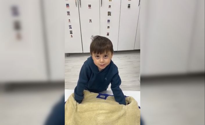 Annesiyle birlikte ölü bulunmuştu, küçük çocuğun görüntüsü yürekleri sızlattı