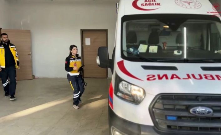 Anneyi telefonda yönlendirdi, engelli gencin hayatını kurtardı