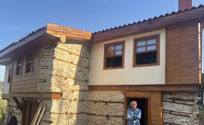 Antalya’da ata mirası tarihi düğmeli evler restore ediliyor