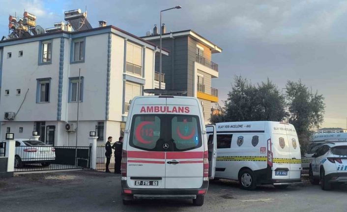 Antalya’da koca dehşeti: Eşi ve 2 çocuğunu tabancayla öldürdü