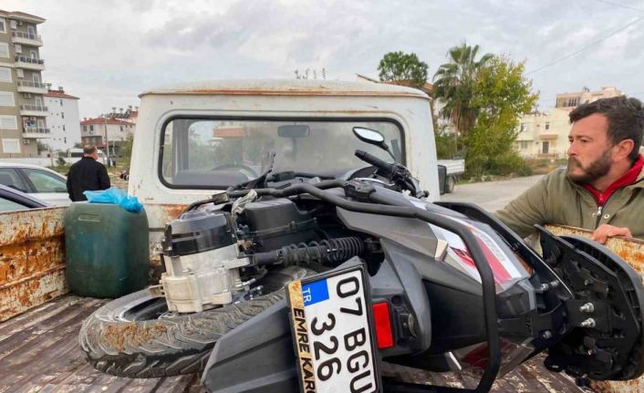 Antalya’da otomobil ve motosiklet çarpıştı: 2 yaralı