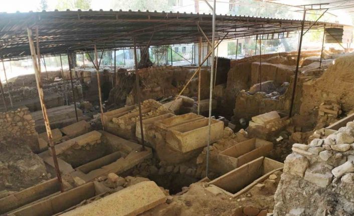 Antandros kazıları tüm hızıyla sürüyor