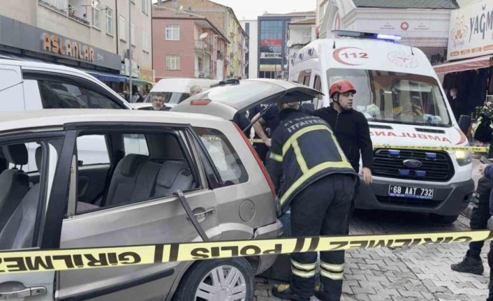 Araçtaki piknik tüpü bomba gibi patladı: 1 yaralı