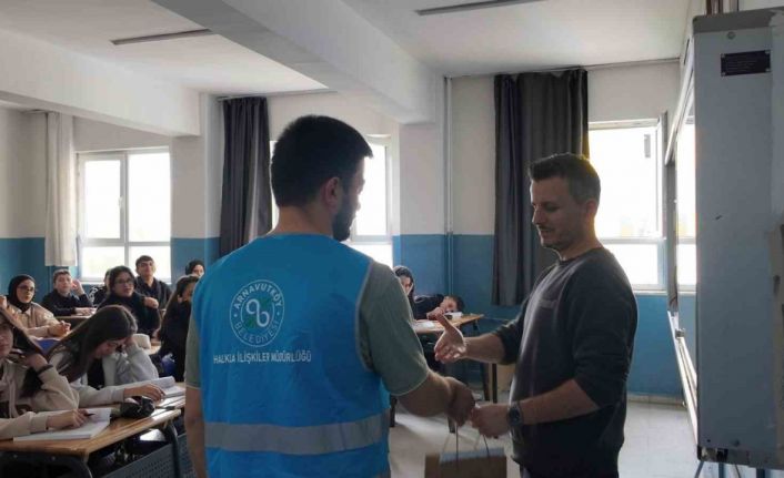 Arnavutköy Belediyesi’nden öğretmenlere 24 Kasım sürprizi