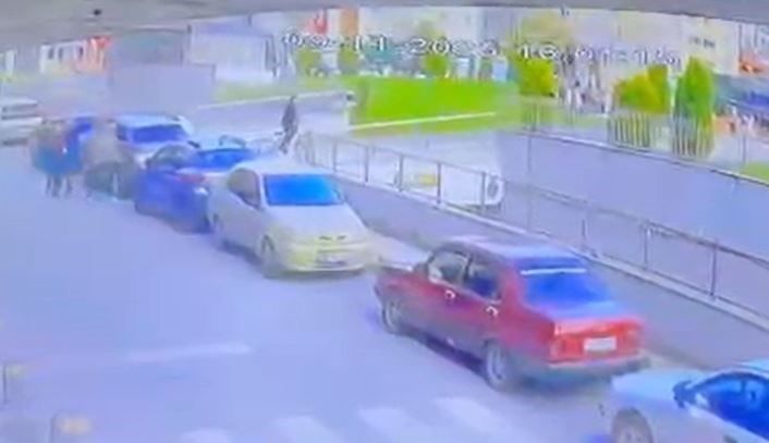 Arnavutköy’de 13 yaşındaki çocuk, parkta bıçaklandı