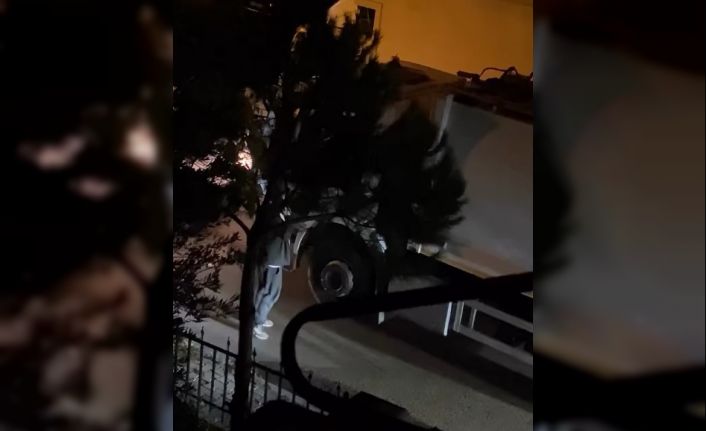 Ataşehir’de trafikte çöp kamyonu şoförüne levyeli saldırı kamerada