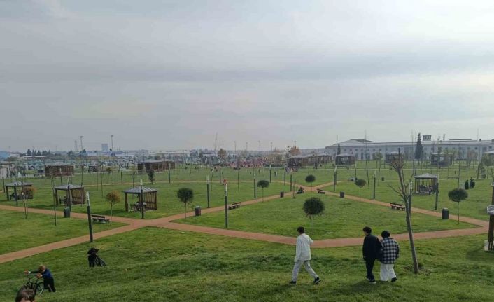 Atatürk Havalimanı Millet Bahçesi’ne ilk gününde yüzlerce vatandaş akın etti