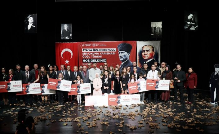 Ata’ya Özlem Şiir Okuma Yarışması’nda duygulu anlar yaşandı