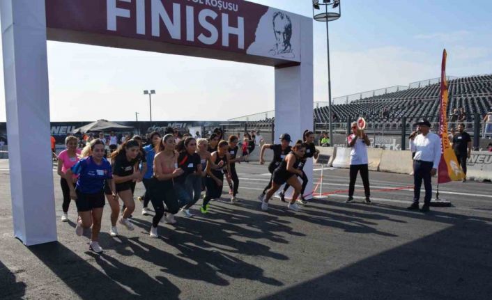 Ata’ya Saygı Yol Koşusu rekor katılımla gerçekleştirildi