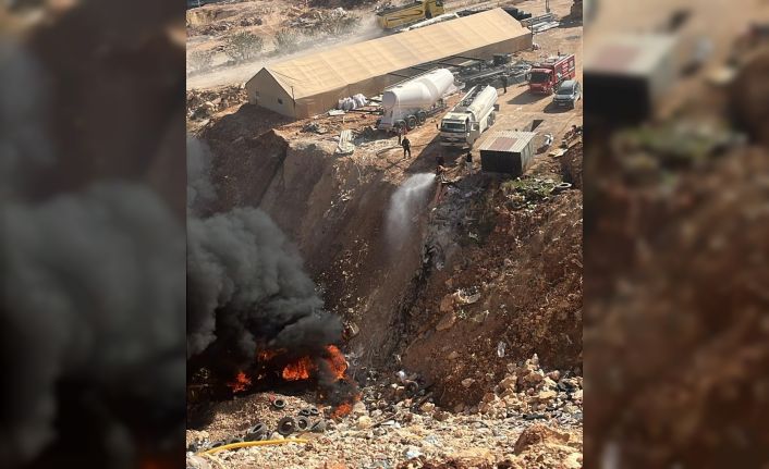 Atık malzeme yangını korkuttu