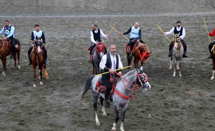 Atlı sporun asırlık geleneği Erzincan’da sürdürülüyor