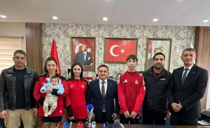 Avrupa üçüncüsü olan sporculara tebrik