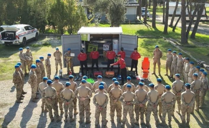 Aydın’da 105 jandarma personeline afet eğitimi verildi