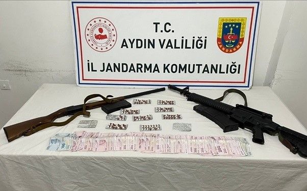 Aydın’daki evden uyuşturucu ve silah çıktı