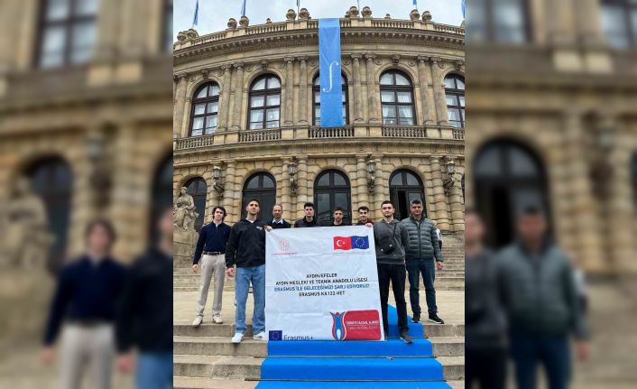 Aydınlı liselilerden elektrikli araç şarj istasyonu alanında uluslararası başarı