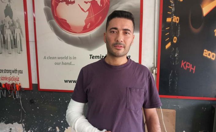 Ayırmaya çalıştığı kavga nedeniyle 3 yaşındaki oğlunun yanında saldırıya uğradı