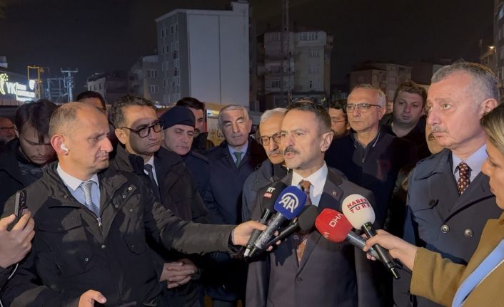 Aynı bölgede kolonu çatlayan bina tahliye edildi