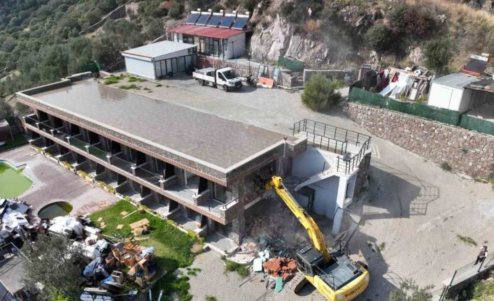 Ayvacık’ta 1 ayda 121 kaçak yapı yıkıldı