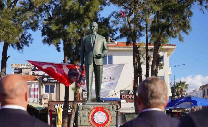 Ayvalık’ta öğretmenler günü coşkuyla kutlandı