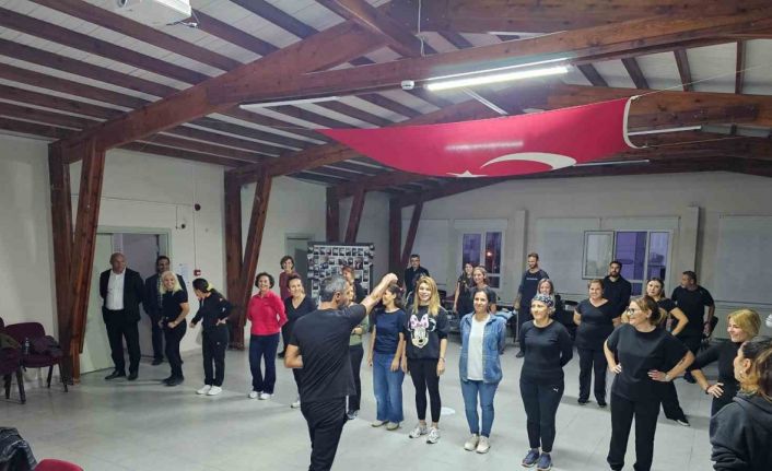 Ayvalık’ta öğretmenlerden halk dansları yolculuğu