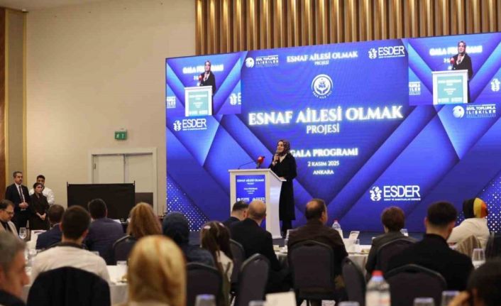 Bakan Göktaş "Esnaf Ailesi Olmak" projesinin galasına katıldı