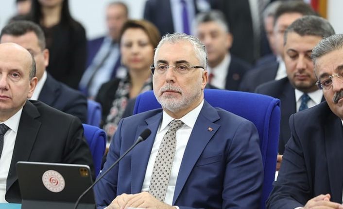 Bakan Işıkhan: "Asgari ücrette herkesin mutabık kaldığı bir tutarda uzlaşılacağını ümit ediyoruz"