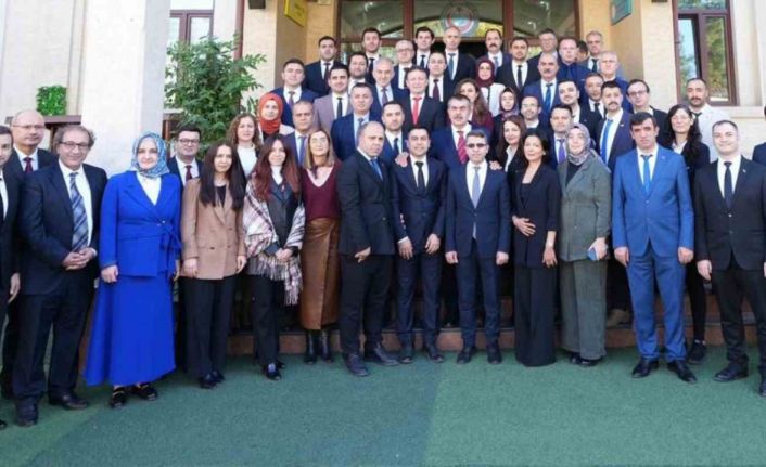 Bakan Tekin’den Özbekistan’da Taşkent Türk Okulu’na ziyaret