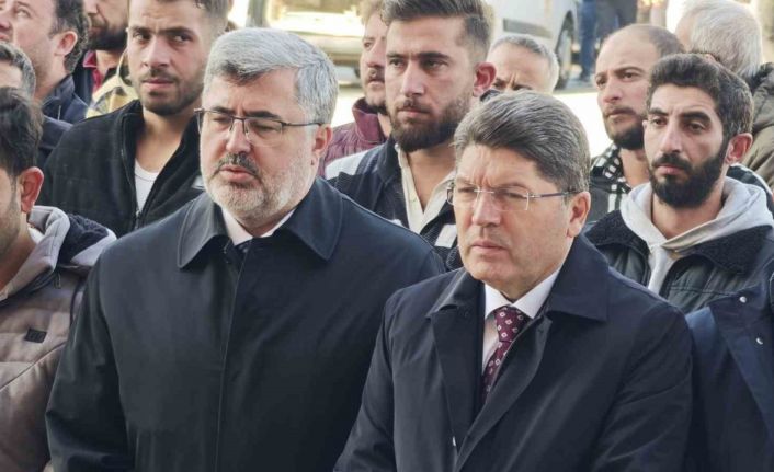 Bakan Tunç vefat eden vatandaşların cenaze törenlerine katıldı