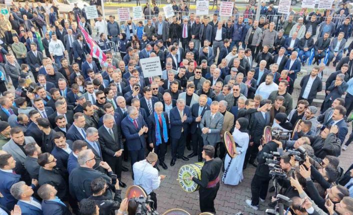 Bakan Uraloğlu ve Işıkhan Midyat Belediyesini ziyaret etti