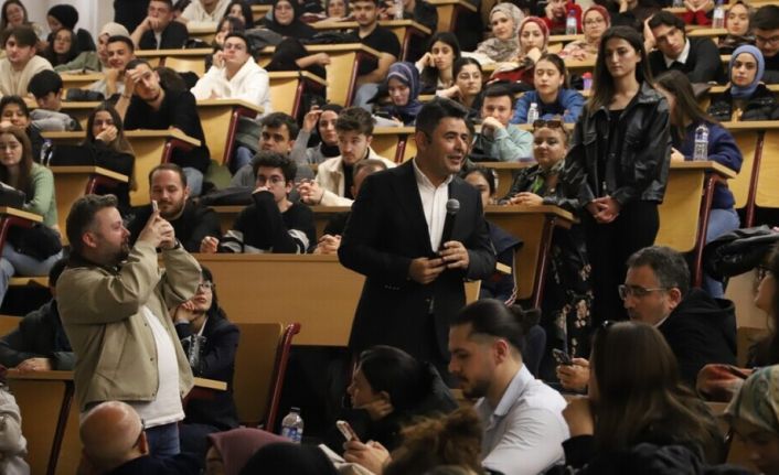 Bakan Yardımcısı Boyraz, öğrencilere "Türkiye Yüzyılı’nda Ulaştırma Vizyonu"nu anlattı