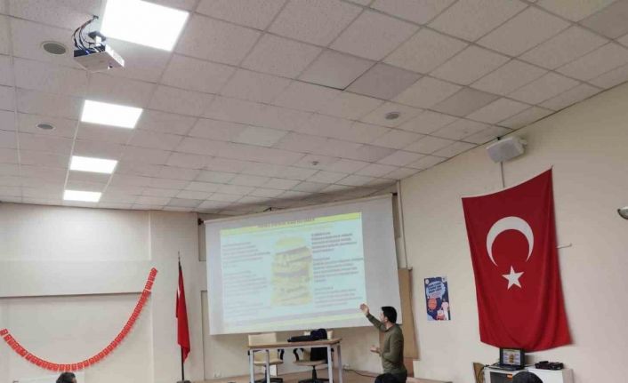 Bakım personellerine sağlıklı beslenme ve hijyen eğitimi