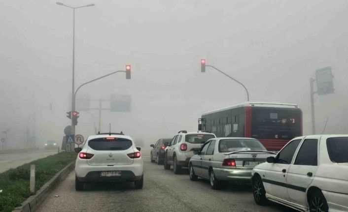 Bandırma’da sabah saatlerinde yoğun sis etkili oldu