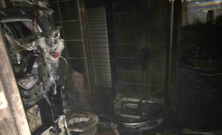 Bandırma’da, yangında evde uyuyan kadın ve 3 kedi kurtarıldı