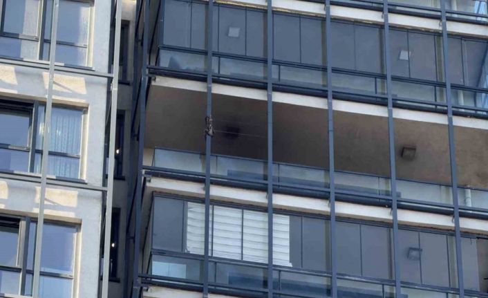 Başakşehir’de 27 katlı binada yangın paniği