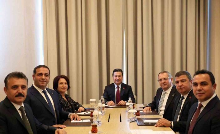 Başkan Aras: "Bizler günü kurtaran değil, yarını kuran işler için çalışacağız"