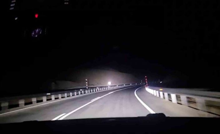 Başkan Arslan, Ankara yolculuğu esnasında yeni Gölhisar yolunu inceledi