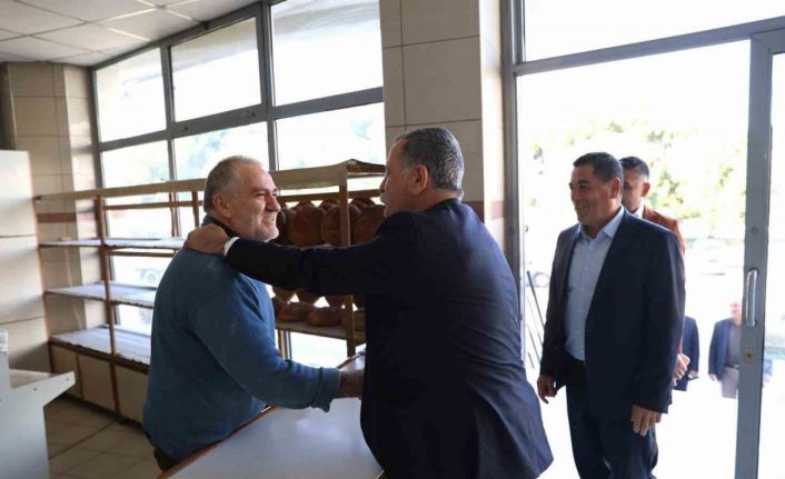 Başkan Balaban esnafın taleplerini yerinde dinliyor