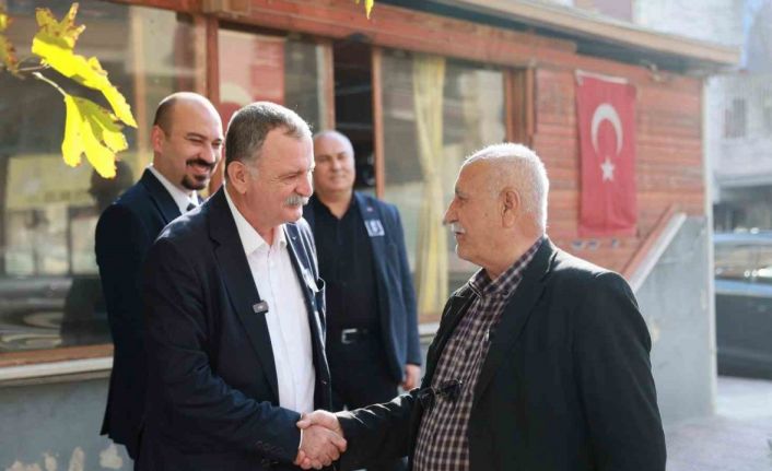 Başkan Balaban Yenimahalle’de esnafı dinledi