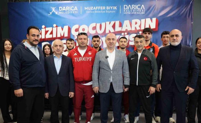 Başkan Bıyık milli sporcularla bir araya geldi